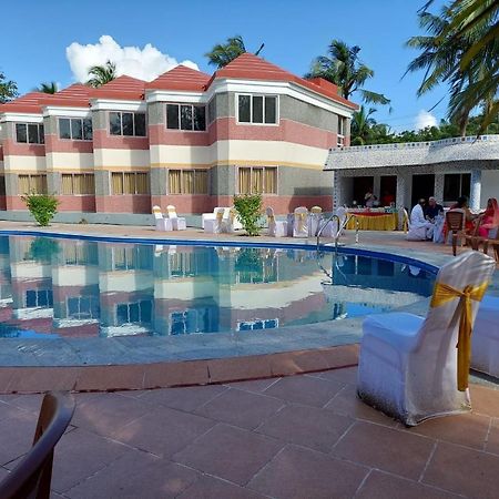 Coral Beach Resort Махабалипурам Екстериор снимка