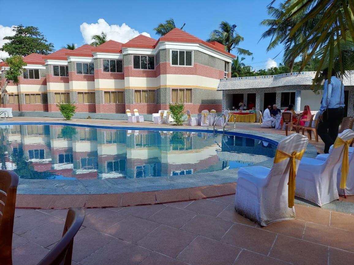 Coral Beach Resort Махабалипурам Екстериор снимка