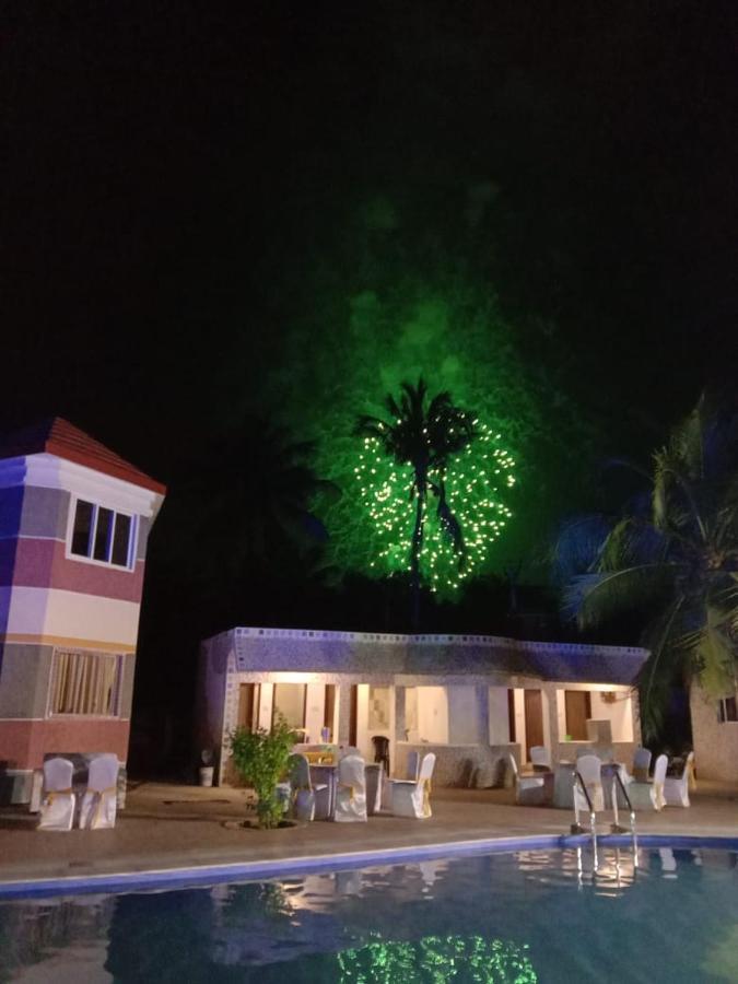 Coral Beach Resort Махабалипурам Екстериор снимка